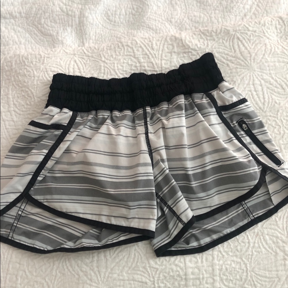 Lululemon 4” inseam black and white shorts